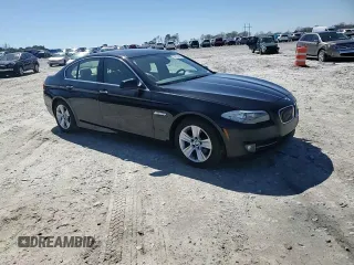 2012 BMW 5 Series 528i z VIN WBAXG5C54CDX05618, wystawiony jako Copart lot #51942095 z przebiegiem 182 597 mil mil oraz Szkoda całkowita • Salvage title. Historia ofert i sprzedaży dostępna na DreamBid. Obrazek 10.