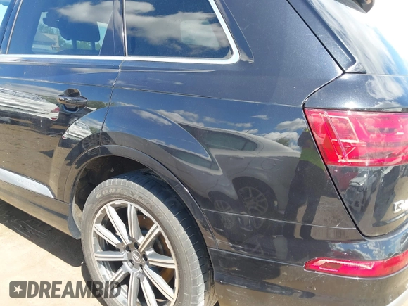 2017 Audi Q7 Premium Plus z VIN WA1LAAF79HD017057, wystawiony jako IAAI lot #42291829 z przebiegiem 147 012 mil mil oraz . Historia ofert i sprzedaży dostępna na DreamBid. Obrazek 6.