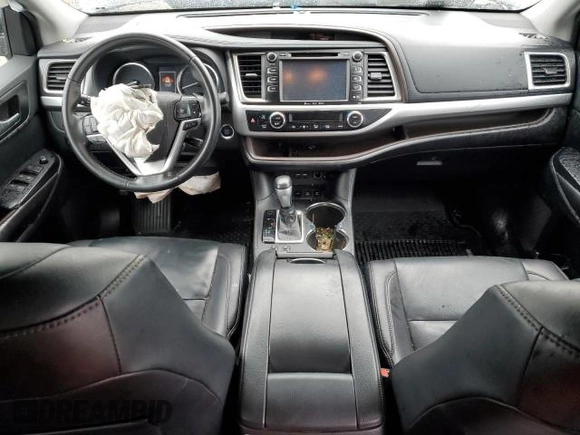 2019 Toyota Highlander SE z VIN 5TDJZRFH6KS587607, wystawiony jako Copart lot #73529944 z przebiegiem Nie podano mil oraz Szkoda całkowita • Salvage title. Historia ofert i sprzedaży dostępna na DreamBid. Obrazek 8.