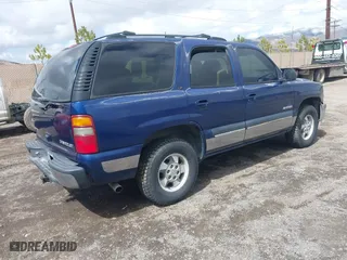 2001 Chevrolet Tahoe LS with VIN 1GNEK13T71J231007, listed as a IAAI auction lot 41943913 with 183,434 mi miles. Bid and sale history available at carsss.com. Image 4.