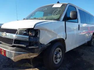 2017 Chevrolet Express Passenger LT with VIN 1GAZGPFG2H1227477, listed as a IAAI auction lot 40849214 with 207,488 mi miles. Bid and sale history available at carsss.com. Image 6.