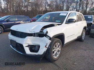 2022 Jeep Grand Cherokee Limited z VIN 1C4RJHBGXN8531731, wystawiony jako IAAI lot #41242296 z przebiegiem 31 010 mil mil oraz . Historia ofert i sprzedaży dostępna na DreamBid. Obrazek 17.