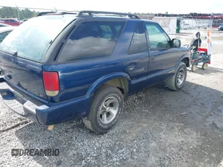 2002 Chevrolet Blazer LS с VIN 1GNCS18W42K158992, выставлен на аукционе IAAI как лот 42762582 с пробегом Не указан миль и . История ставок и продаж доступна на DreamBid. Изображение 4.