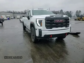 2025 GMC Sierra 2500HD AT4 z VIN 1GT4UPEY7SF114283, wystawiony jako Copart lot #86565004 z przebiegiem 4 371 mil mil oraz Szkoda całkowita • Salvage title. Historia ofert i sprzedaży dostępna na DreamBid. Obrazek 11.