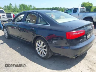 2014 Audi A6 Premium Plus z VIN WAUFGAFC1EN068005, wystawiony jako IAAI lot #42577265 z przebiegiem 109 947 mil mil oraz . Historia ofert i sprzedaży dostępna na DreamBid. Obrazek 3.