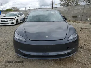 2025 Tesla Model 3 Long Range z VIN 5YJ3E1EA9SF892355, wystawiony jako Copart lot #52565545 z przebiegiem 12 825 mil mil oraz Szkoda całkowita • Salvage title. Historia ofert i sprzedaży dostępna na DreamBid. Obrazek 5.