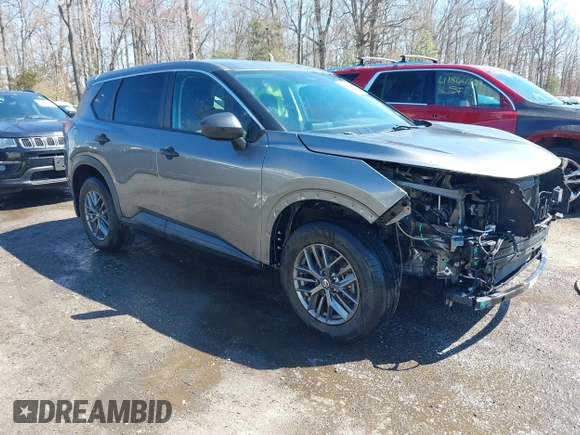 2021 Nissan Rogue S z VIN 5N1AT3AB6MC696151, wystawiony jako IAAI lot #41829916 z przebiegiem 34 000 mil mil oraz . Historia ofert i sprzedaży dostępna na DreamBid. Obrazek 1.