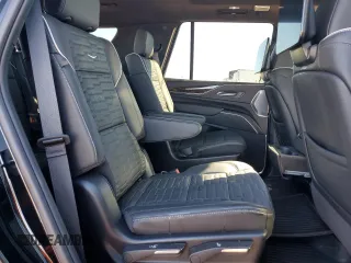 2024 Cadillac Escalade 4WD Sport Platinum z VIN 1GYS4GKL3RR331798, wystawiony jako Copart lot #81526454 z przebiegiem 4 140 mil mil oraz Szkoda całkowita • Salvage title. Historia ofert i sprzedaży dostępna na DreamBid. Obrazek 11.