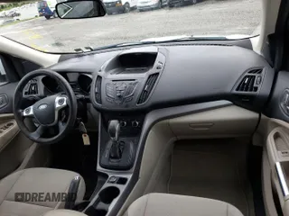2014 Ford Escape SE z VIN 1FMCU9GX8EUC02895, wystawiony jako IAAI lot #42511705 z przebiegiem 104 900 mil mil oraz . Historia ofert i sprzedaży dostępna na DreamBid. Obrazek 4.