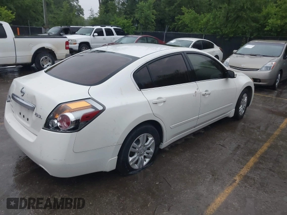 2012 Nissan Altima S z VIN 1N4AL2AP5CN413760, wystawiony jako IAAI lot #42412833 z przebiegiem 221 149 mil mil oraz . Historia ofert i sprzedaży dostępna na DreamBid. Obrazek 4.