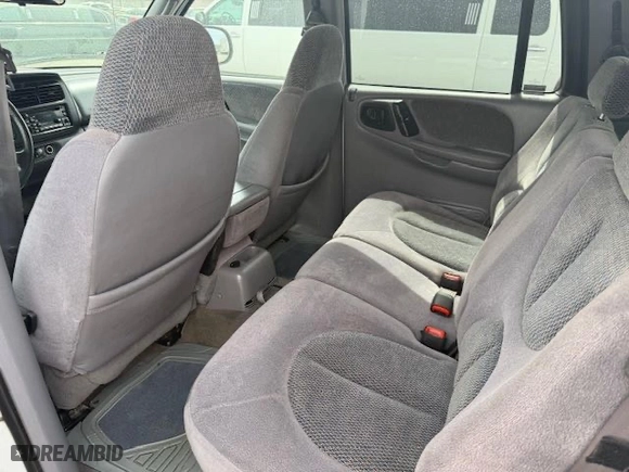 1999 Dodge Durango with VIN 1B4HR28Y2XF647650, listed as a Copart auction lot 51532085 with 180,436 mi miles and Clean Title. Bid and sale history available at carsss.com. Image 6.