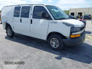 2007 Chevrolet Express Cargo Van with VIN 1GCGG25V171126172, listed as a IAAI auction lot 42096559 with 284,797 mi miles. Bid and sale history available at carsss.com. Image 1.