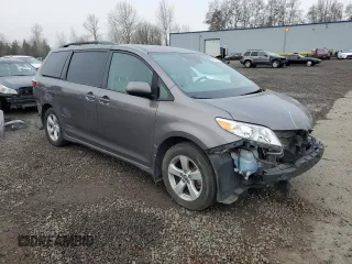2019 Toyota Sienna LE Auto Access Seat with VIN 5TDKZ3DC1KS009648, listed as a Copart auction lot 88154995 with 68,417 mi miles and Salvage Title. Bid and sale history available at DreamBid. Image 4.