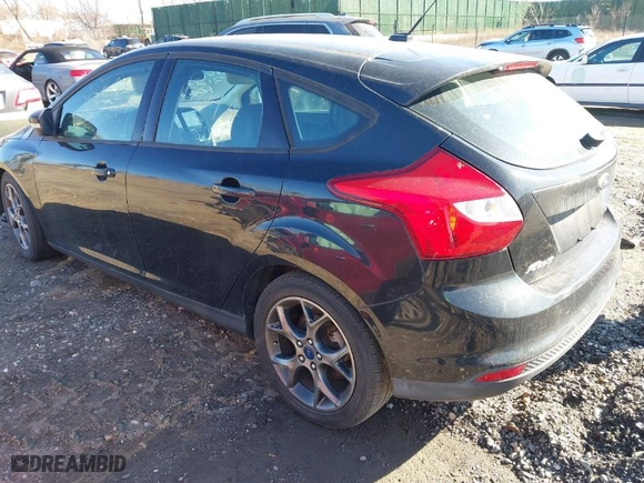 2013 Ford Focus SE with VIN 1FADP3K2XDL180319, listed as a IAAI auction lot 41697745 with 999,999 mi miles. Bid and sale history available at carsss.com. Image 3.