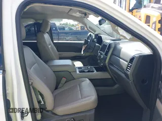 2019 Ford Expedition XLT z VIN 1FMJU1HT3KEA07331, wystawiony jako IAAI lot #42201946 z przebiegiem 100 990 mil mil oraz . Historia ofert i sprzedaży dostępna na DreamBid. Obrazek 5.