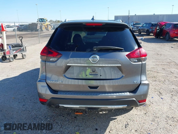 2020 Nissan Rogue S z VIN 5N1AT2MT7LC713875, wystawiony jako IAAI lot #41758058 z przebiegiem 46 529 mil mil oraz . Historia ofert i sprzedaży dostępna na DreamBid. Obrazek 17.
