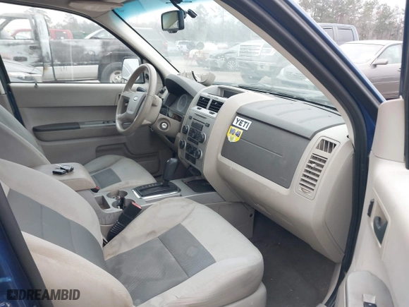 2008 Ford Escape XLT with VIN 1FMCU93Z38KD13961, listed as a IAAI auction lot 41798710 with 133,231 mi miles. Bid and sale history available at carsss.com. Image 5.