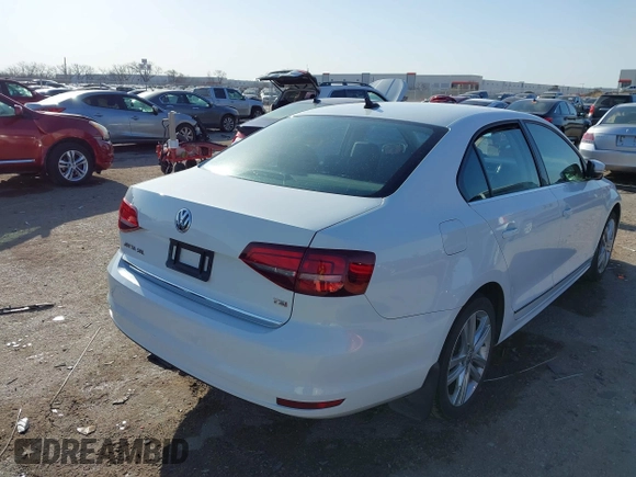 2017 Volkswagen Jetta SEL z VIN 3VWL17AJ0HM258163, wystawiony jako IAAI lot #41853477 z przebiegiem 48 243 mil mil oraz . Historia ofert i sprzedaży dostępna na DreamBid. Obrazek 4.
