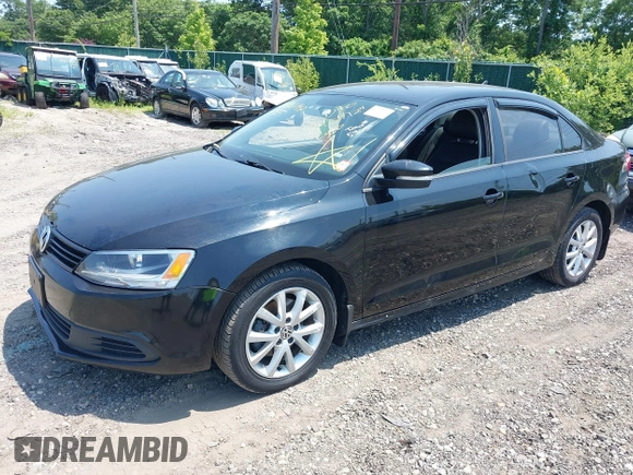 2012 Volkswagen Jetta SE with VIN 3VWDP7AJXCM373252, listed as a IAAI auction lot 39683747 with 265,621 mi miles and . Bid and sale history available at DreamBid. Image 2.