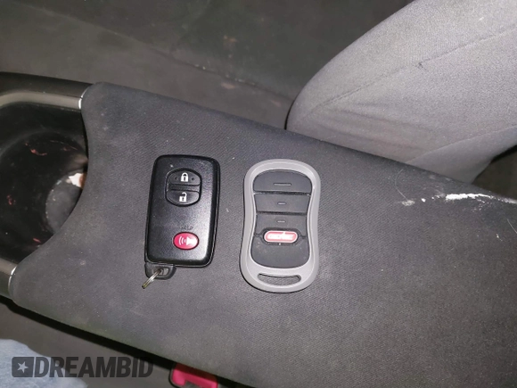2013 Toyota Prius One z VIN JTDKN3DU5D5674730, wystawiony jako IAAI lot #40989694 z przebiegiem 159 236 mil mil oraz . Historia ofert i sprzedaży dostępna na DreamBid. Obrazek 11.