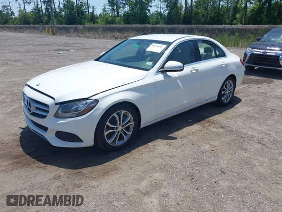 2015 Mercedes-Benz C 300 z VIN 55SWF4JB1FU075766, wystawiony jako IAAI lot #42299603 z przebiegiem 119 589 mil mil oraz . Historia ofert i sprzedaży dostępna na DreamBid. Obrazek 2.