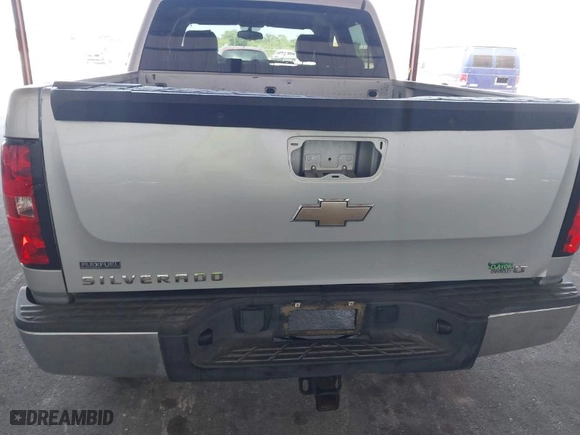 2010 Chevrolet Silverado 1500 LT with VIN 3GCRKSE31AG258718, listed as a IAAI auction lot 42061306 with 220,656 mi miles. Bid and sale history available at carsss.com. Image 19.
