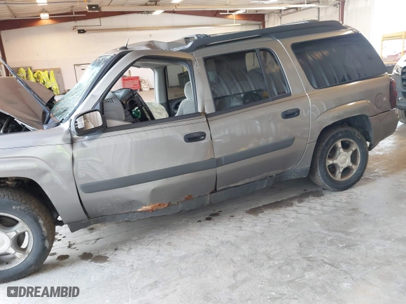 2005 Chevrolet TrailBlazer LS with VIN 1GNET16S556122439, listed as a IAAI auction lot 40012893 with 244,922 mi miles. Bid and sale history available at carsss.com. Image 13.