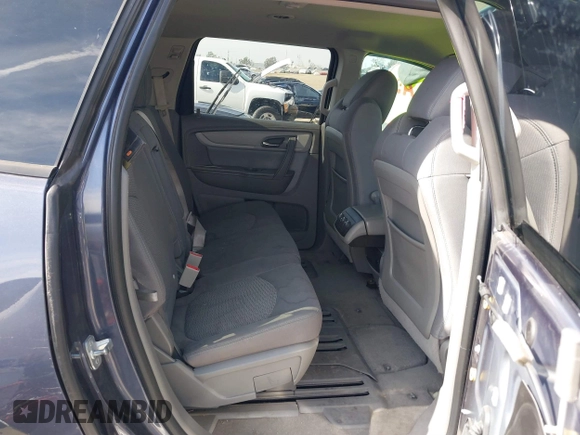 2013 Chevrolet Traverse LS with VIN 1GNKRFED5DJ105184, listed as a IAAI auction lot 41423154 with 111,025 mi miles. Bid and sale history available at carsss.com. Image 8.