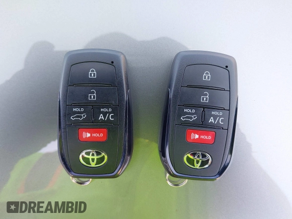 2024 Toyota bZ4X XLE z VIN JTMABACA5RA070254, wystawiony jako IAAI lot #42427736 z przebiegiem 5 718 mil mil oraz . Historia ofert i sprzedaży dostępna na DreamBid. Obrazek 11.