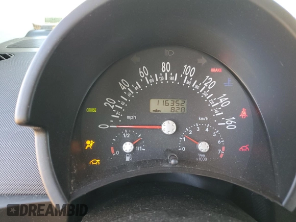 2004 Volkswagen Beetle with VIN 3VWCD31C54M409221, listed as a Copart auction lot 83323024 with 116,352 mi miles and Salvage Title. Bid and sale history available at DreamBid. Image 9.