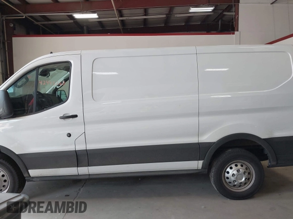 2024 Ford Transit z VIN 1FTYE2Y89RKB18494, wystawiony jako IAAI lot #42445260 z przebiegiem 19 070 mil mil oraz . Historia ofert i sprzedaży dostępna na DreamBid. Obrazek 14.