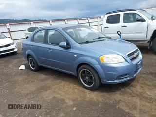 2007 Chevrolet Aveo LS z VIN KL1TD566X7B098776, wystawiony jako IAAI lot #42795494 z przebiegiem 147 492 mil mil oraz . Historia ofert i sprzedaży dostępna na DreamBid. Obrazek 1.
