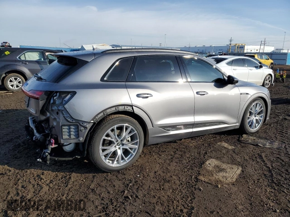 2021 Audi e-tron Prestige z VIN WA1VAAGE7MB017523, wystawiony jako Copart lot #36704493 z przebiegiem 8 204 mil mil oraz . Historia ofert i sprzedaży dostępna na DreamBid. Obrazek 3.