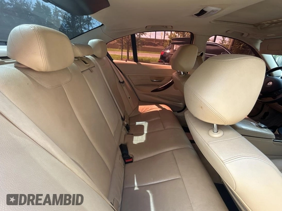 2013 BMW 3 Series 328i с VIN WBA3C1G52DNR44674, выставлен на аукционе Copart как лот 65596255 с пробегом Не указан миль и Чистый • Clean title. История ставок и продаж доступна на DreamBid. Изображение 6.