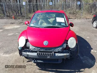 2007 Volkswagen New Beetle Coupe with VIN 3VWRW31C57M504628, listed as a IAAI auction lot 41842935 with 185,910 mi miles. Bid and sale history available at carsss.com. Image 12.