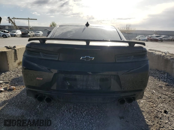 2018 Chevrolet Camaro 2SS z VIN 1G1FH1R78J0175017, wystawiony jako Copart lot #52589425 z przebiegiem Nie podano mil oraz Szkody całkowita. Historia ofert i sprzedaży dostępna na DreamBid. Obrazek 6.