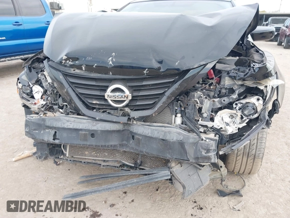 2018 Nissan Altima 2.5 SR with VIN 1N4AL3AP3JC298848, listed as a IAAI auction lot 40966335 with 121,163 mi miles. Bid and sale history available at carsss.com. Image 6.