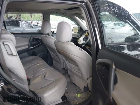 2010 Toyota RAV4 Limited z VIN JTMDF4DV3AD038717, wystawiony jako IAAI lot #42246230 z przebiegiem 140 854 mil mil oraz . Historia ofert i sprzedaży dostępna na DreamBid. Obrazek 8.