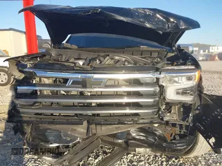 2024 Chevrolet Silverado 1500 with VIN 2GCUDJED2R1167839, listed as a IAAI auction lot 40941721 with Not Provided miles and . Bid and sale history available at DreamBid. Image 6.