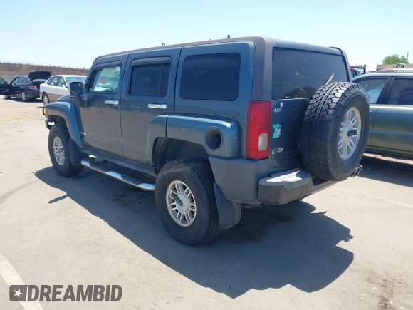 2006 Hummer H3 z VIN 5GTDN136768131762, wystawiony jako IAAI lot #42361078 z przebiegiem 195 860 mil mil oraz . Historia ofert i sprzedaży dostępna na DreamBid. Obrazek 3.