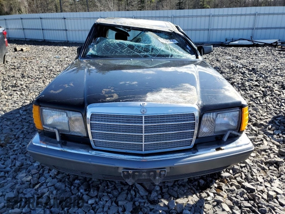 1989 Mercedes-Benz 300 300SE z VIN WDBCA24D2KA437884, wystawiony jako Copart lot #47598914 z przebiegiem 115 130 mil mil oraz Czysty tytuł • Clean title. Historia ofert i sprzedaży dostępna na DreamBid. Obrazek 5.