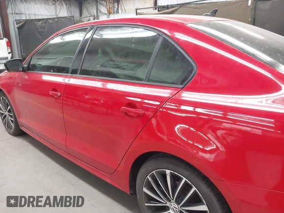 2015 Volkswagen Jetta SE с VIN 3VWD17AJ2FM427651, выставлен на аукционе IAAI как лот 41119547 с пробегом 76 730 миль миль и . История ставок и продаж доступна на DreamBid. Изображение 15.