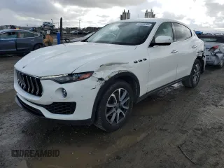 2017 Maserati Levante with VIN ZN661XUAXHX250088, listed as a Copart auction lot 40583294 with 26,317 mi miles. Bid and sale history available at carsss.com. Image 1.