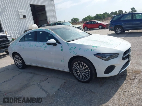 2025 Mercedes-Benz CLA 250 z VIN W1K5J4GB6SN522418, wystawiony jako IAAI lot #42428796 z przebiegiem 14 463 mil mil oraz . Historia ofert i sprzedaży dostępna na DreamBid. Obrazek 13.