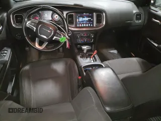 2015 Dodge Charger SXT z VIN 2C3CDXJG5FH810299, wystawiony jako Copart lot #55649945 z przebiegiem 135 864 mil mil oraz Szkoda całkowita • Salvage title. Historia ofert i sprzedaży dostępna na DreamBid. Obrazek 8.