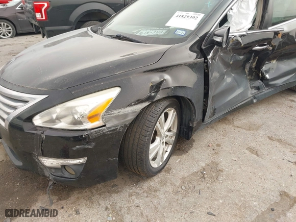 2013 Nissan Altima 3.5 SL with VIN 1N4BL3AP7DN447582, listed as a IAAI auction lot 41829392 with 109,128 mi miles. Bid and sale history available at carsss.com. Image 6.