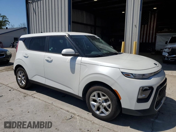 2020 Kia Soul LX with VIN KNDJ23AUXL7057528, listed as a Copart auction lot 51939754 with 84,122 mi miles and Salvage Title. Bid and sale history available at carsss.com. Image 4.