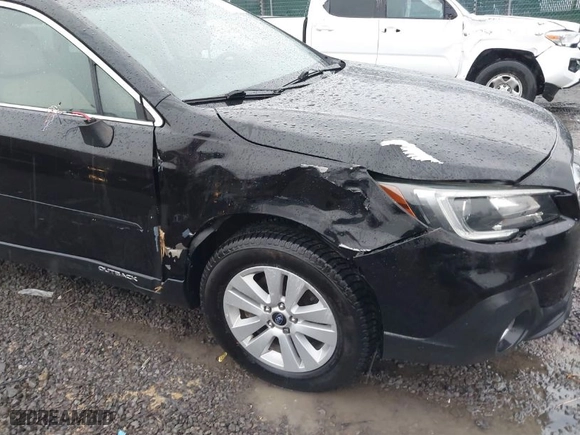 2019 Subaru Outback Premium with VIN 4S4BSAHC8K3318470, listed as a IAAI auction lot 41704888 with 110,114 mi miles. Bid and sale history available at carsss.com. Image 6.