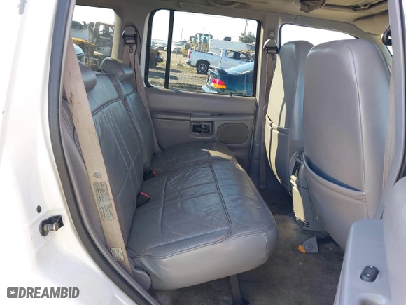 1998 Mercury Mountaineer with VIN 4M2ZU55P3WUJ48489, listed as a IAAI auction lot 41368722 with 202,627 mi miles. Bid and sale history available at carsss.com. Image 8.