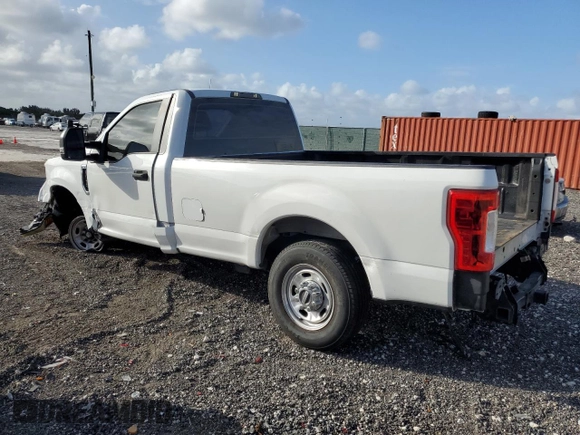 2017 Ford F-250 XL z VIN 1FTBF2A68HEB56355, wystawiony jako Copart lot #77892084 z przebiegiem 142 921 mil mil oraz Szkoda całkowita • Salvage title. Historia ofert i sprzedaży dostępna na DreamBid. Obrazek 2.